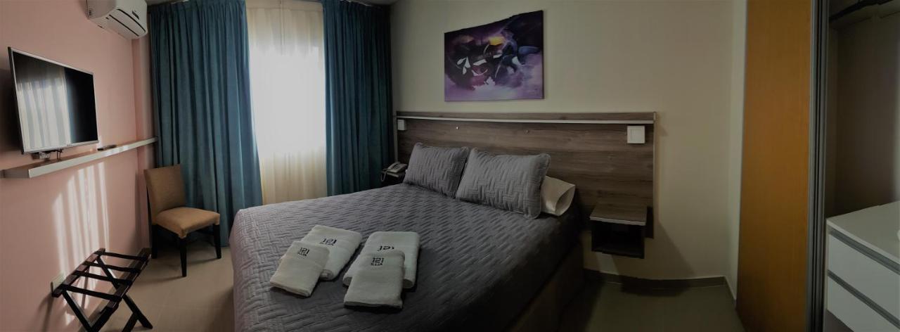 Illia 121 Apart Hotel Neuquén Eksteriør billede